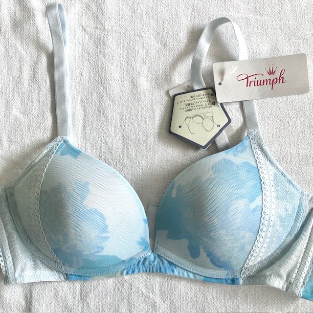 未使用 定価約6000円 トリンプ ブラジャー Fashion Shape C70 ラクしてキレイ ノンワイヤー感覚で背中スッキリ 水色 ブラ Triumph 拍卖