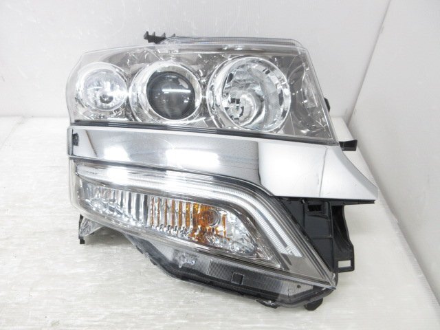 【ジャンク】 ホンダ N-BOX エヌボックス カスタム JF1 JF2 前期 純正 右 ヘッド ライト HID KOITO 100-62038 打刻 4 (B042594)拍卖