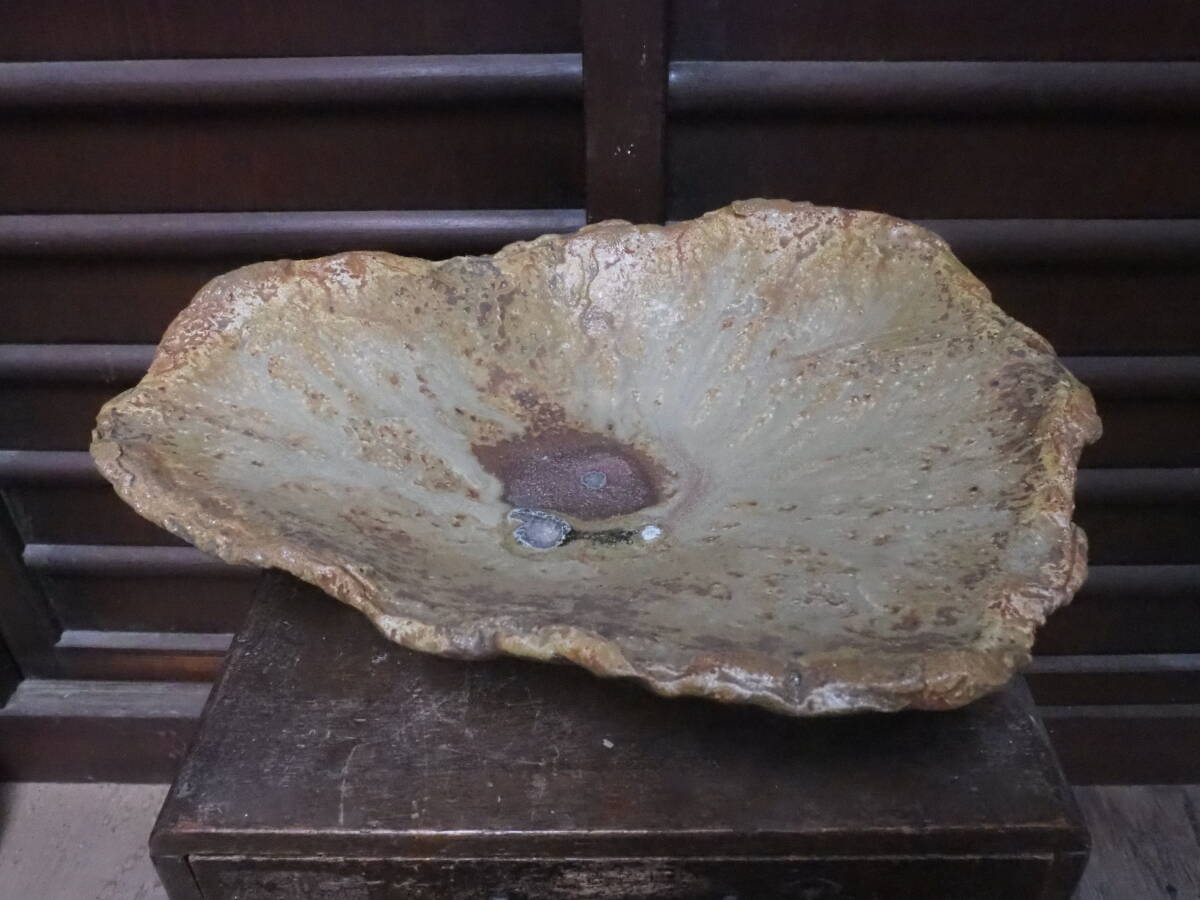 【焼き締めたわめ三角盛皿】天麩羅和食器自然釉寿司屋料亭割烹懐石旅館民宿御造り刺身信楽常滑穴窯薪窯陶芸焼き物長角皿花器茶道華道拍卖