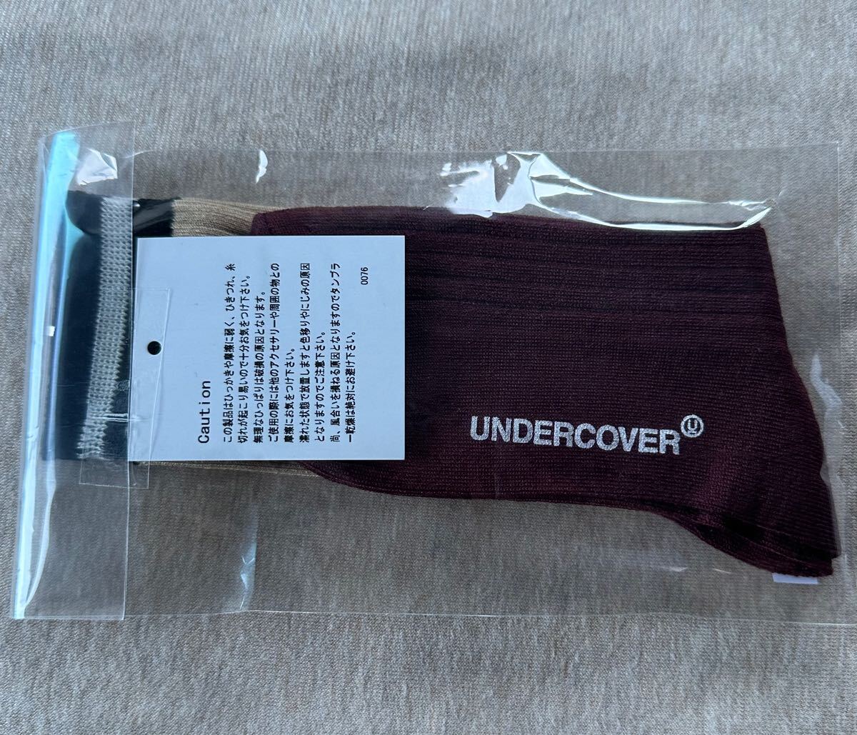 24AW新品 UNDERCOVER レディース バイカラー ソックス 靴下 バーガンディ ベージュ スニーカー シューズ 用 アンダーカバー レッグウェア拍卖