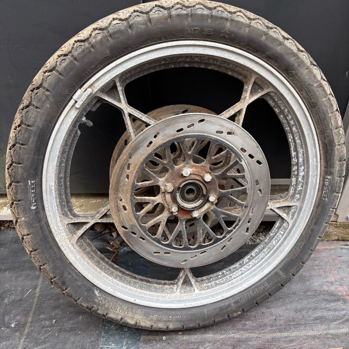 最終値下げ GSX400E ダブルディスク 純正 当時物 フロントホイール ホイール ディスク ダブル gs400 ザリ ゴキ 18インチ拍卖