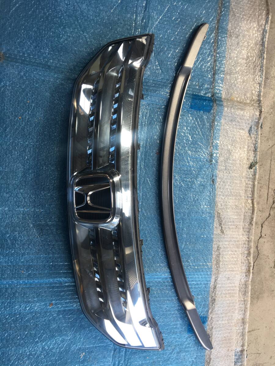 GP3 フリード フロントグリル ラジエーターグリル 純正 71124-SWP-003 HONDA FREED拍卖