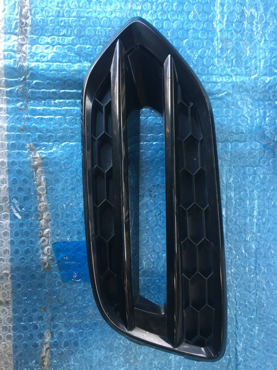 RU1 RU2 RU3 RU4 ヴェゼル フォグランプカバー右 純正 71170-T7A-J5 HONDA VEZEL拍卖