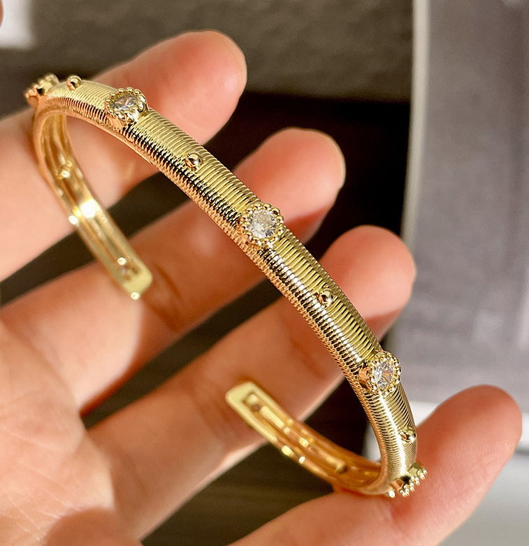 N2501118◆Bigstone◆【イタリアレトロ風】金*魅力的なデザイン*目に眩しい光沢*人気高品質*ブレスレット拍卖