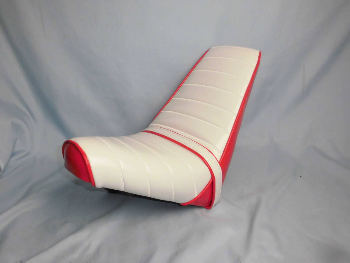 ■2E9 パッソル 白エナメル&赤エナメル カスタムシート 段シート タックロール 三段シート風拍卖