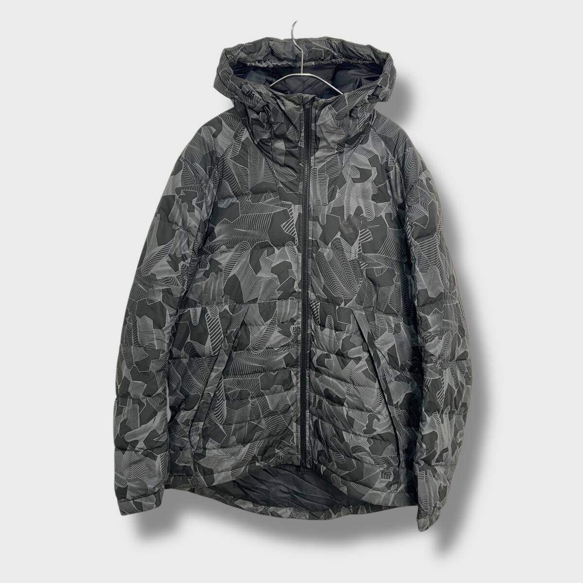 送料無料☆NIKE☆ナイキ☆総柄ダウンジャケット☆中綿入りジャケット☆ブラック☆グレー☆L☆B25M拍卖