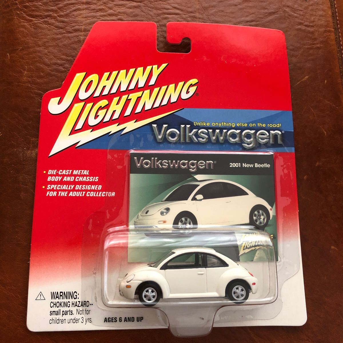 JOHNNY LIGHTNING Volkswagen Beetle 2001 NEW BEETLE拍卖