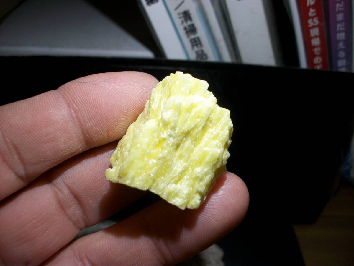 イタリア サルファー 硫黄 柱状結晶あります 鮮やかな色合い 定型外発送拍卖