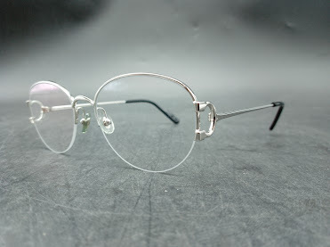▽【575】 カルティエ メガネ CT01540 001 / Cartier アイウェア 54□19 135 Eyewear 眼鏡 フランス製拍卖