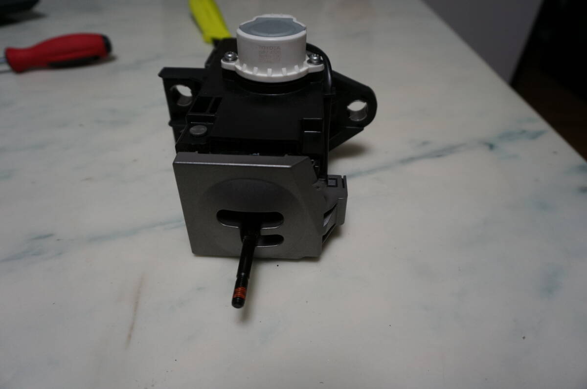 P042 プリウス NHW20 シフトレバー オートマレバー シフトノブ ATシフトゲート 純正 21345 伊T 拍卖