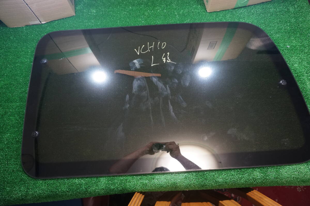P428 グランビア GF-VCH10W 左 リア サイドガラス 拍卖