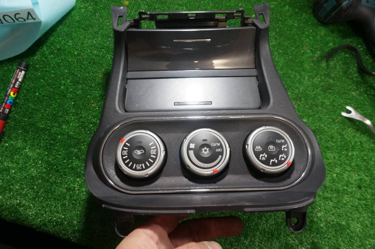 W064 三菱 デリカ D5 CV5W CV4W エアコン スイッチ パネル 7820A072XC拍卖