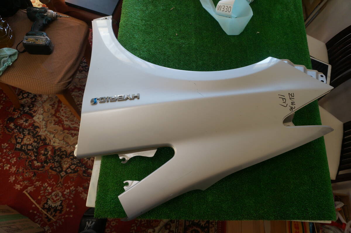 W329 プリウス DAA-ZVW30 左フロントフェンダー カラ1F7 53802-47050拍卖