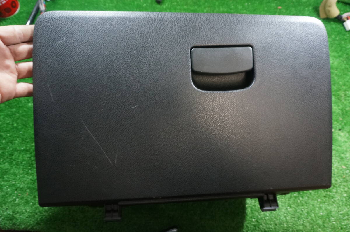 W372 86 ZN6 ハチロク 純正 ノーマル グローブボックス 小物入れ 66123CA000 ZC6 BRZ 等拍卖