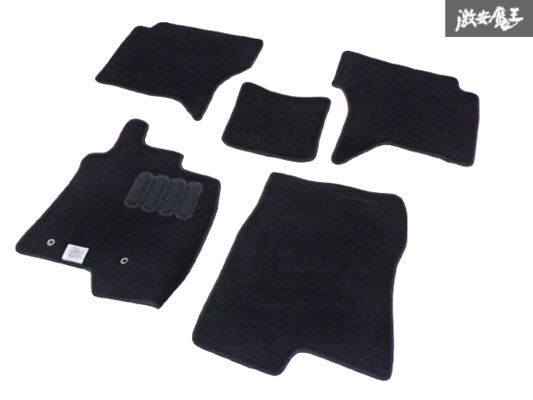 【 未使用品!! 】 社外 メーカー不明 三菱 V93W V97W V98W パジェロ ロング 7人乗り フロアマット フロアカーペット 1台分 即納 棚42A拍卖