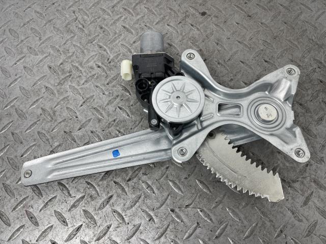 タフト 6BA-LA900S 左 リア ドア レギュレター モーター 85710-B2160拍卖