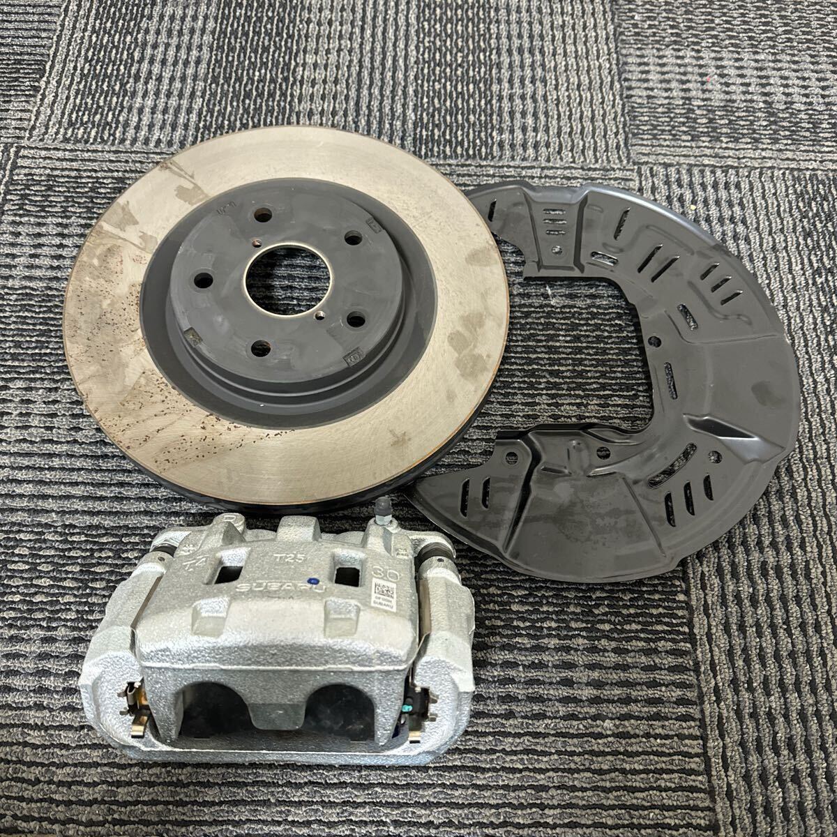 新車外し 美品 スバル VBH WRX S4 STI 純正 右 運転席 フロント キャリパー ローター ブレーキパット拍卖