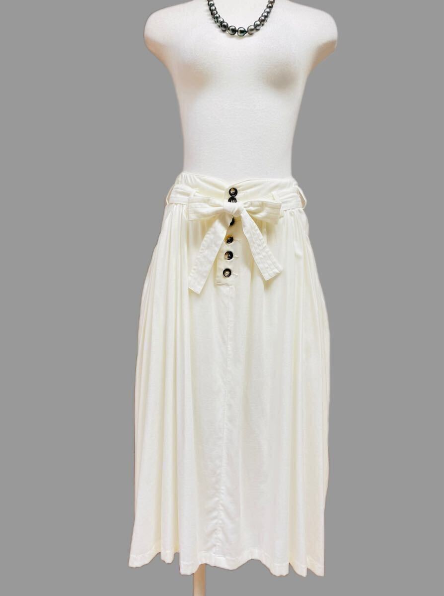 35,000円+税 マックス アンド コー(MAX&Co.)オフホワイト変形サイドギャザーフレアスカート40 新品タグ付き ミディロング丈/イタリア製/拍卖