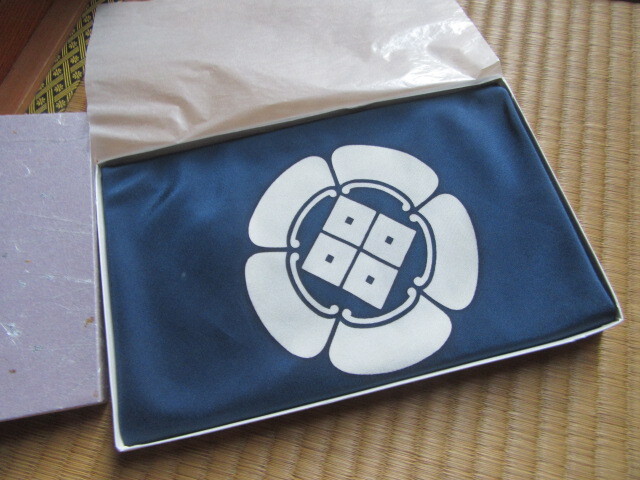 新品未使用家紋入り風呂敷71×74センチくらい激安即決490円拍卖