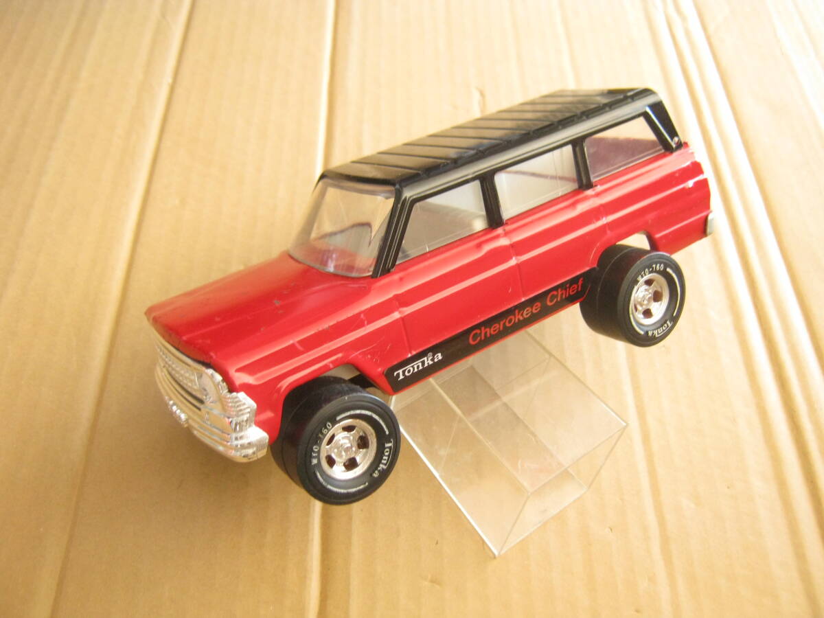 ジープ Tonka トンカ ワゴニア チェロキー チーフ 4Dr (赤/黒) 1970 年代 トンカ プレスト スチール ティントイ Model #1940 TJCC4D-#D拍卖