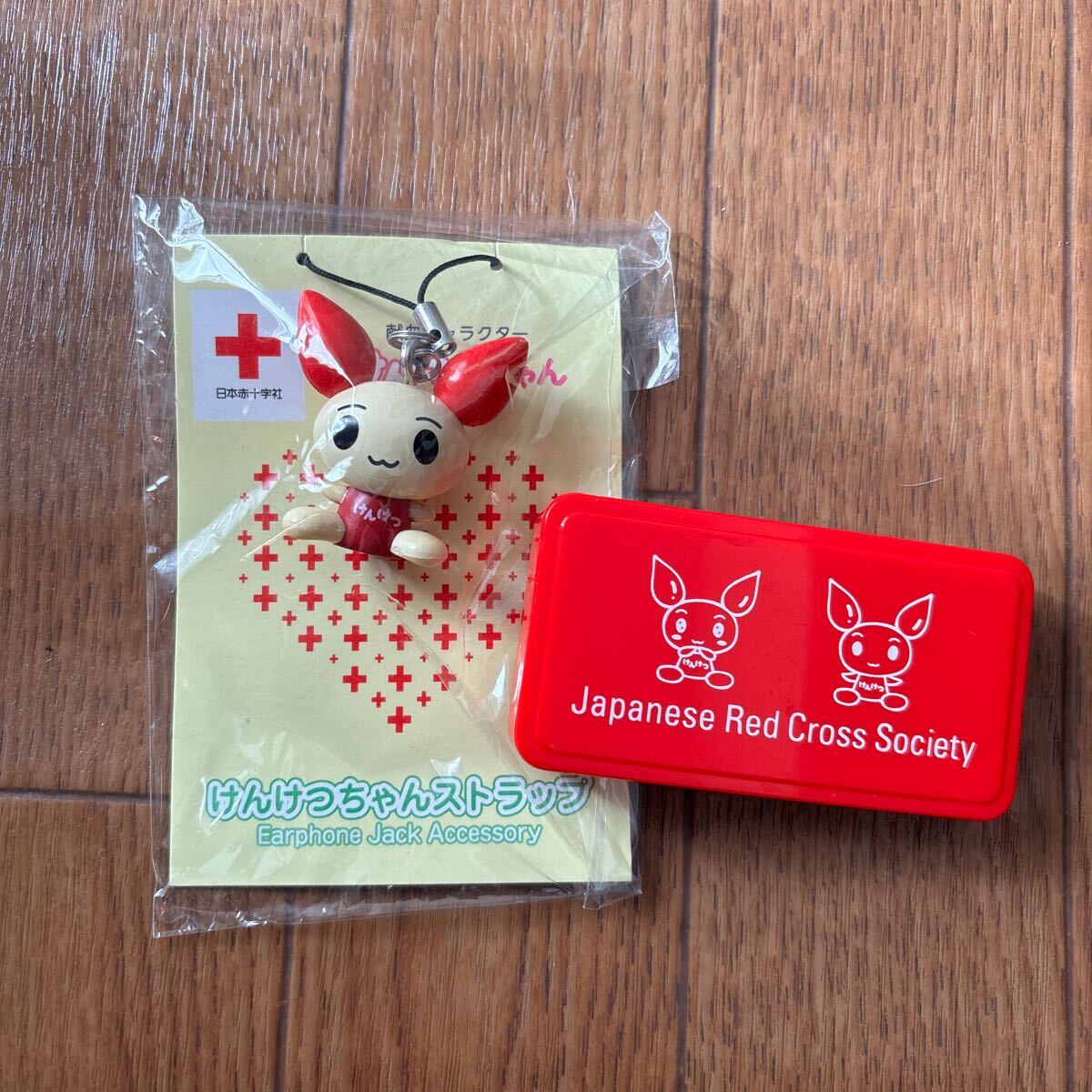 けんけつちゃんストラップ「イヤホンジャックアクセサリー」とけんけつちゃんクリップ レアな商品拍卖