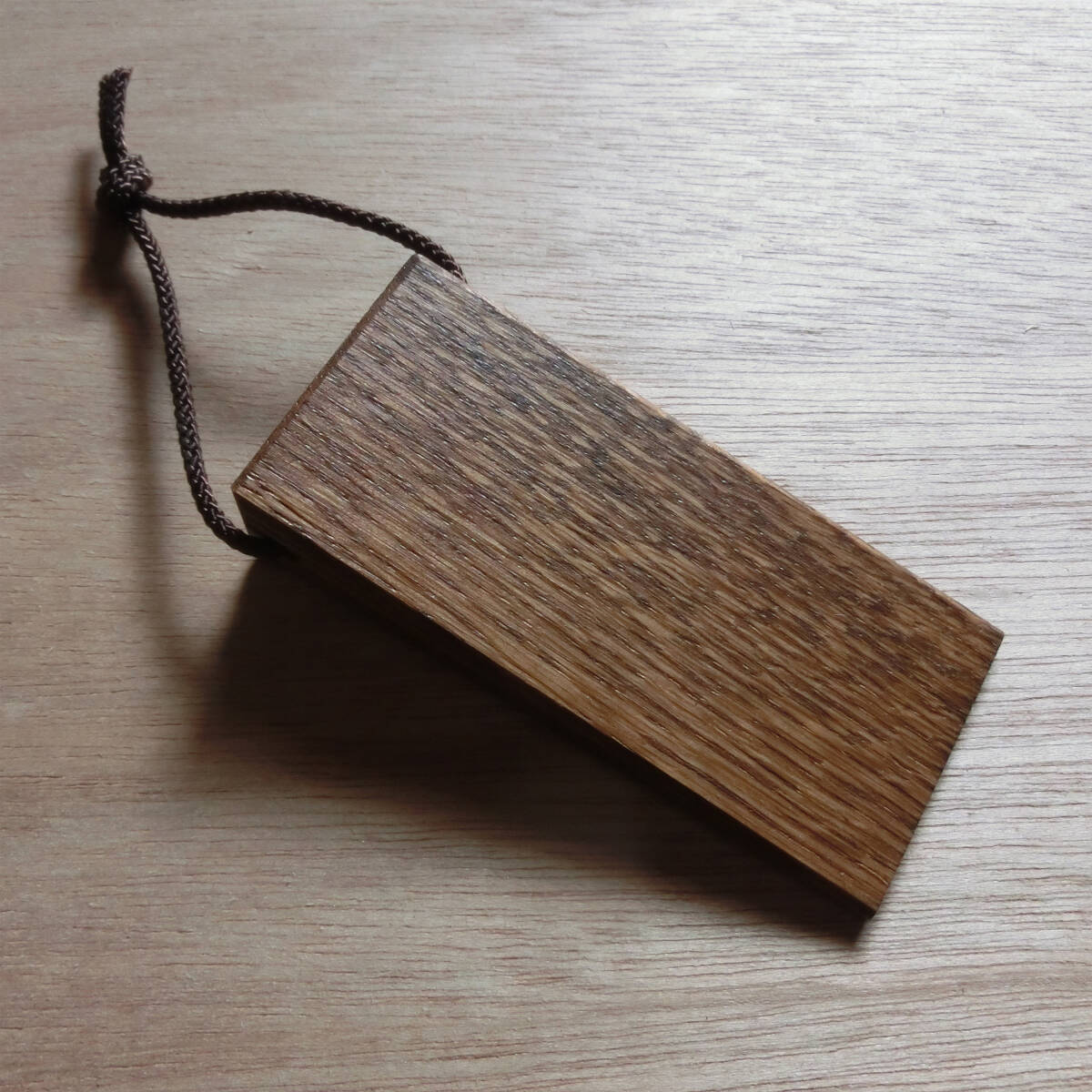 ドア止め ドアストッパー ミニ 1個 天然杢楢無垢材 Nas51 ブラウン拍卖