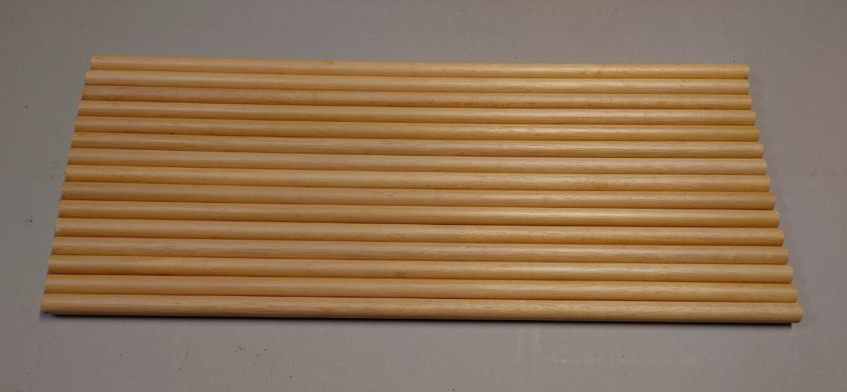 丸棒 直径約1.5cm 長さ約55cm ポリウレタン塗装木地仕上げ 15本セット DIY 木材 木工拍卖