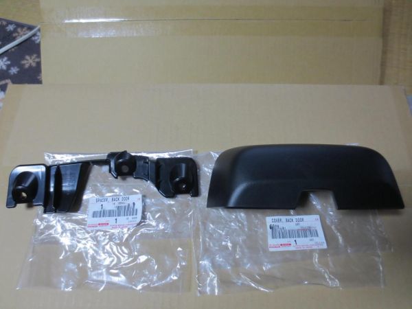 残りわずか!【未使用 トヨタ 純正】アルファード ヴェルファイア 30系 バックドアトリム カバー スペーサー セット拍卖