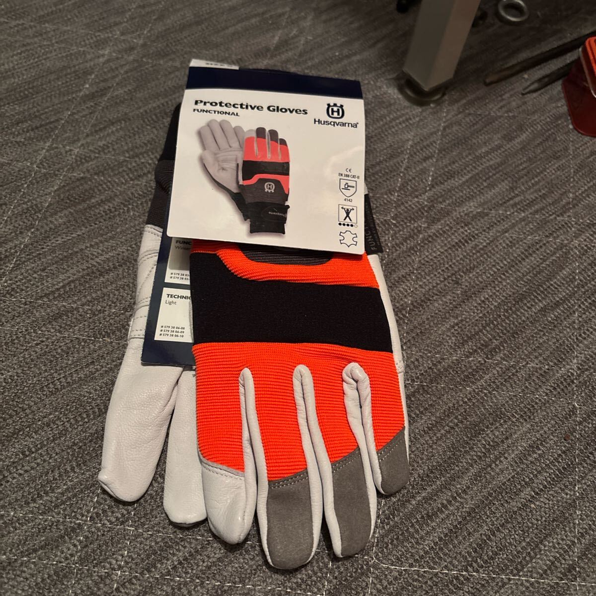 Husqvarna Protective Gloves サイズ8 新品未使用 防護手袋拍卖
