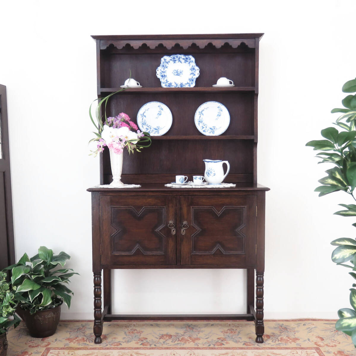 ボビンレッグのシンプルなカップボード/キャビネット/食器棚/飾り棚/店舗什器/ディスプレイ/インテリア/イギリスのアンティーク家具/A-1120拍卖