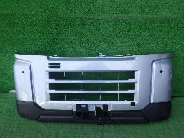 S700V S710V S700M S710M S700B S710B ハイゼットカーゴ アトレー ピクシスバン サンバーバン 純正フロントバンパー 52119-B5220 下部付拍卖