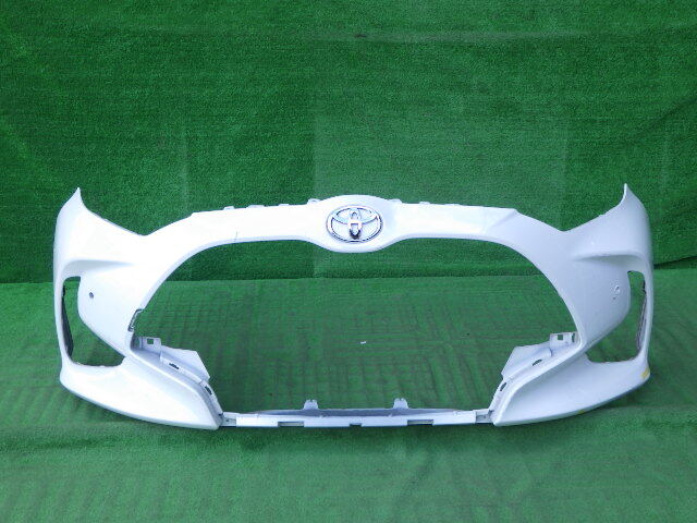 KSP210 MXPA10 MXPH15 ヤリス 純正フロントバンパー 白 52119-52E70拍卖