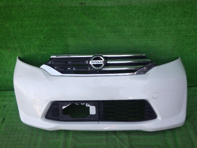 B21A 前期 デイズルークス 純正フロントバンパー 日産 BA0型 白 パール 6400F832ZZ おまけ ロア グリル付拍卖