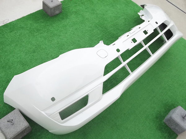 ★微傷,送料安,ホワイトパール,後期★ノートE12/HE12/NE12/SNE12フロントバンパー★純正,白★Re:P拍卖