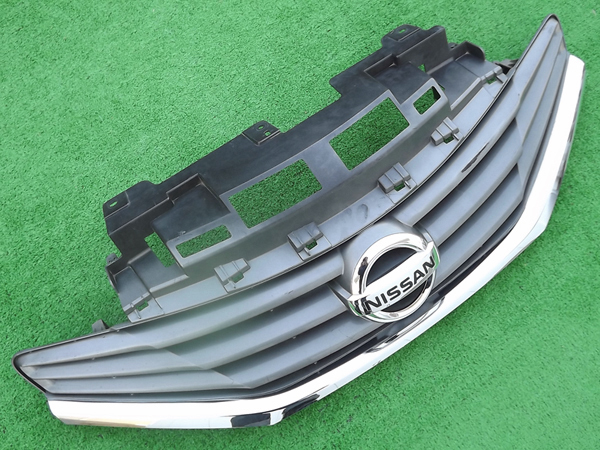 ☆送料安,グレー,前期★ノートE12/NE12フロントラジエーターグリル★純正,メッキ★Re:P拍卖