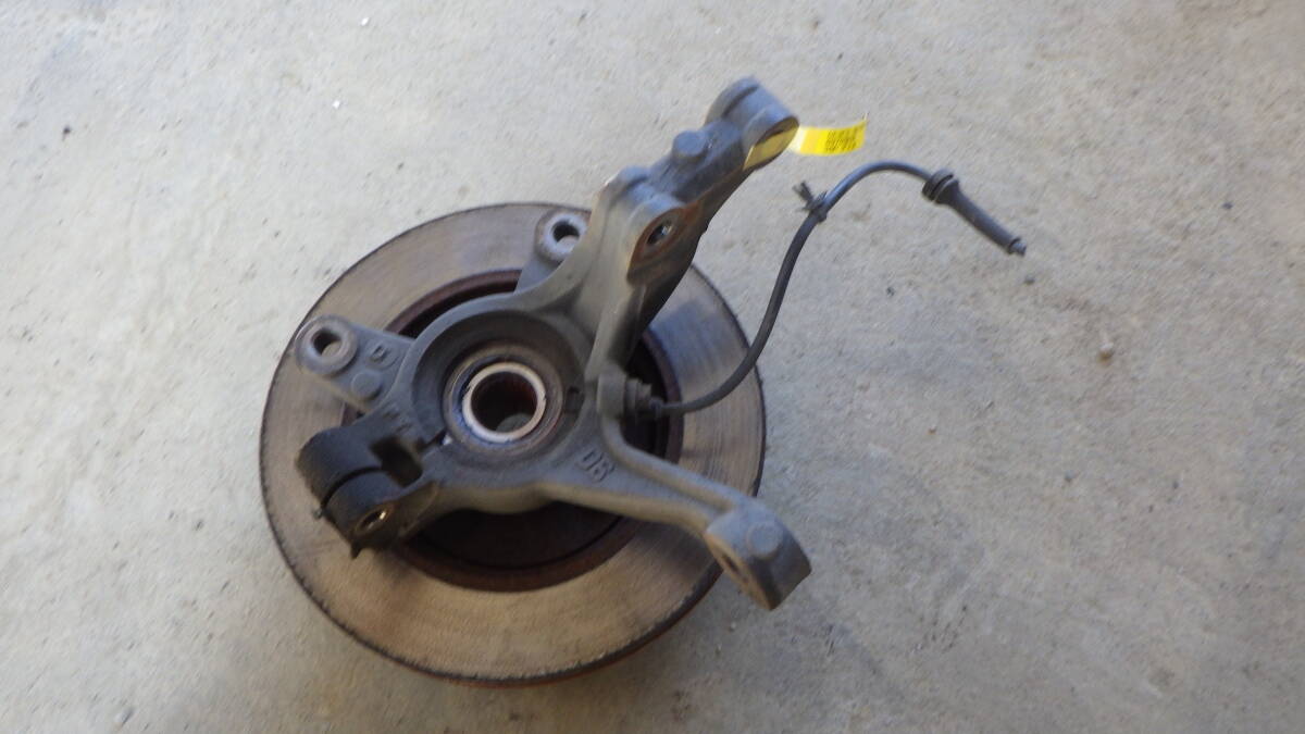 杉A3 即決! DE3FS デミオ 右 ハブナックル ブレーキローター拍卖