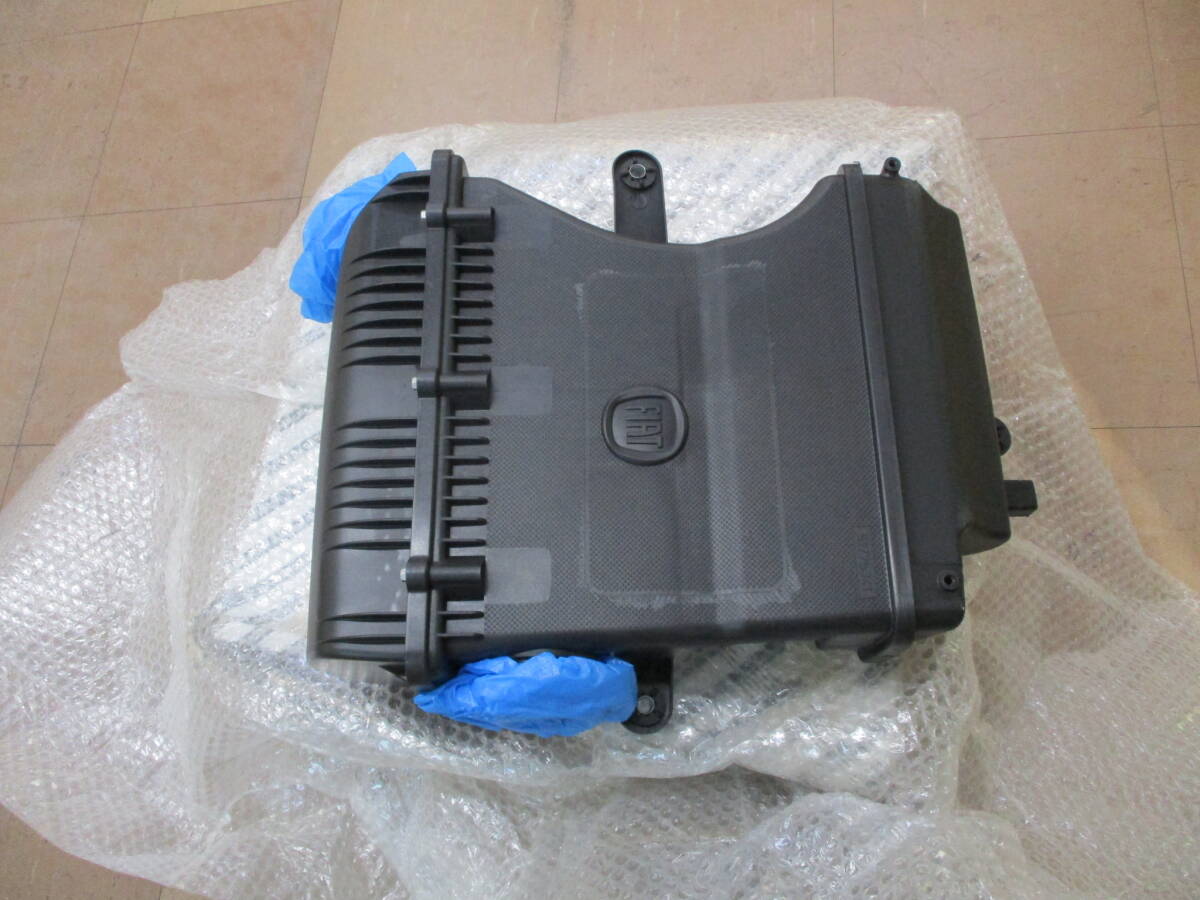 フィアット プント エアクリーナーボックス FIAT PUNTO AIR CLEANER BOX 51818270 純正品・新品・送料無料拍卖
