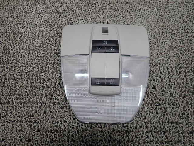 ベンツ Bクラス CBA-245232 ルームランプ 761拍卖