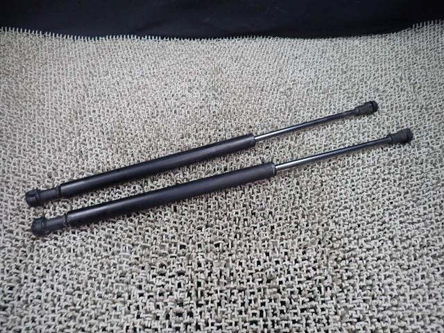 フィット DAA-GP5 バックドアダンパー NH624P 74820-T5C-J01拍卖