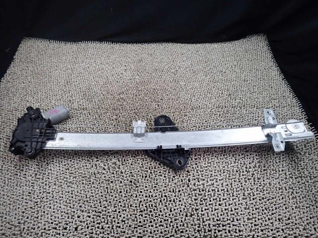 フィット DAA-GP5 右フロントドアレギュレータ・モーター NH624P 72210-T5P-G01拍卖