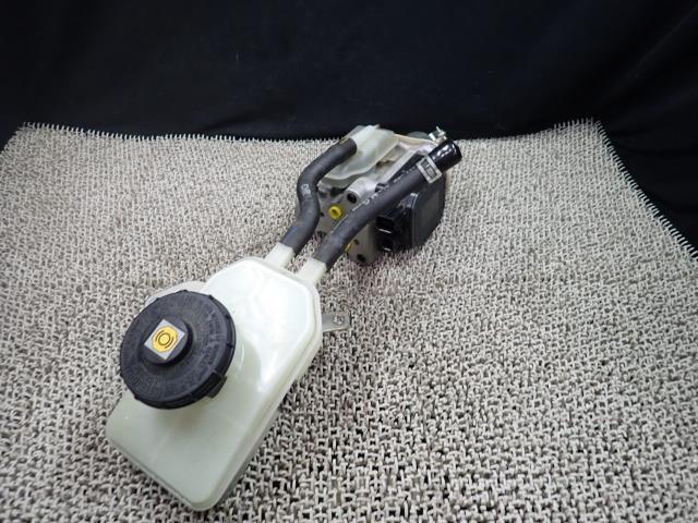 フィット DAA-GP5 ブレーキマスターASSY NH624P 01469-T5C-030拍卖