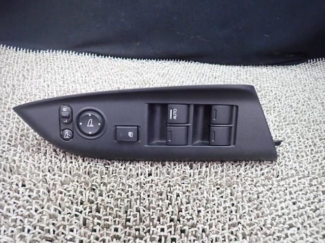 フィット DAA-GP5 パワーウインドウスイッチ NH624P 35750-T5A-J01拍卖