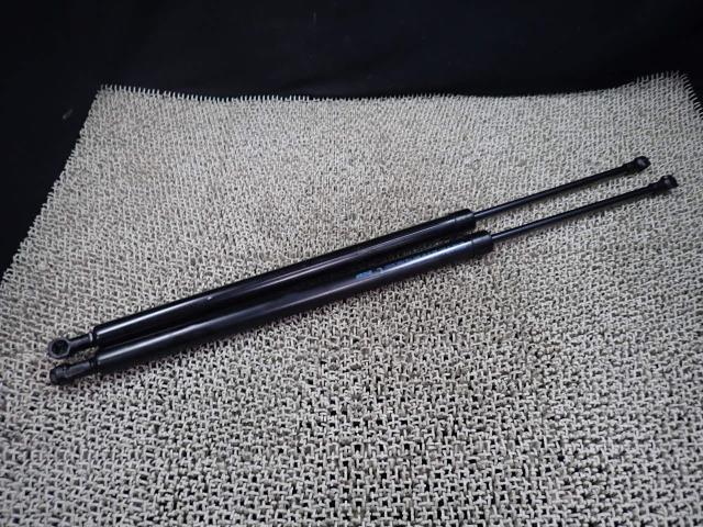 ワゴンR DAA-MH44S バックドアダンパー ZSF 81850-72810拍卖