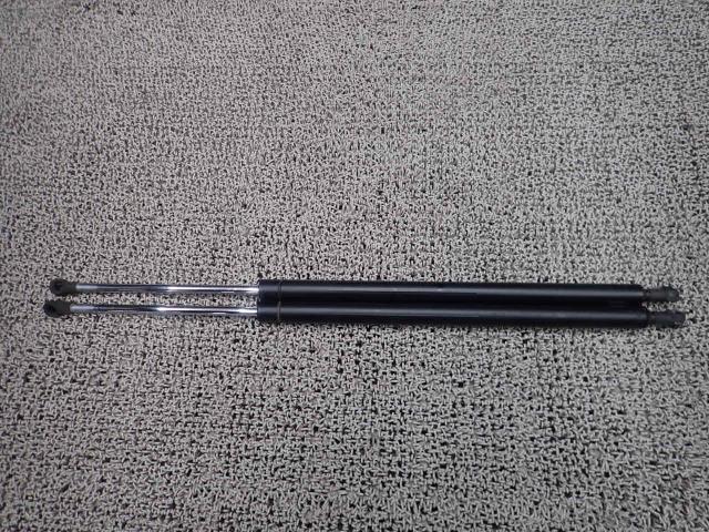 デリカD5 DBA-CV5W バックドアダンパー X37 5802A098拍卖