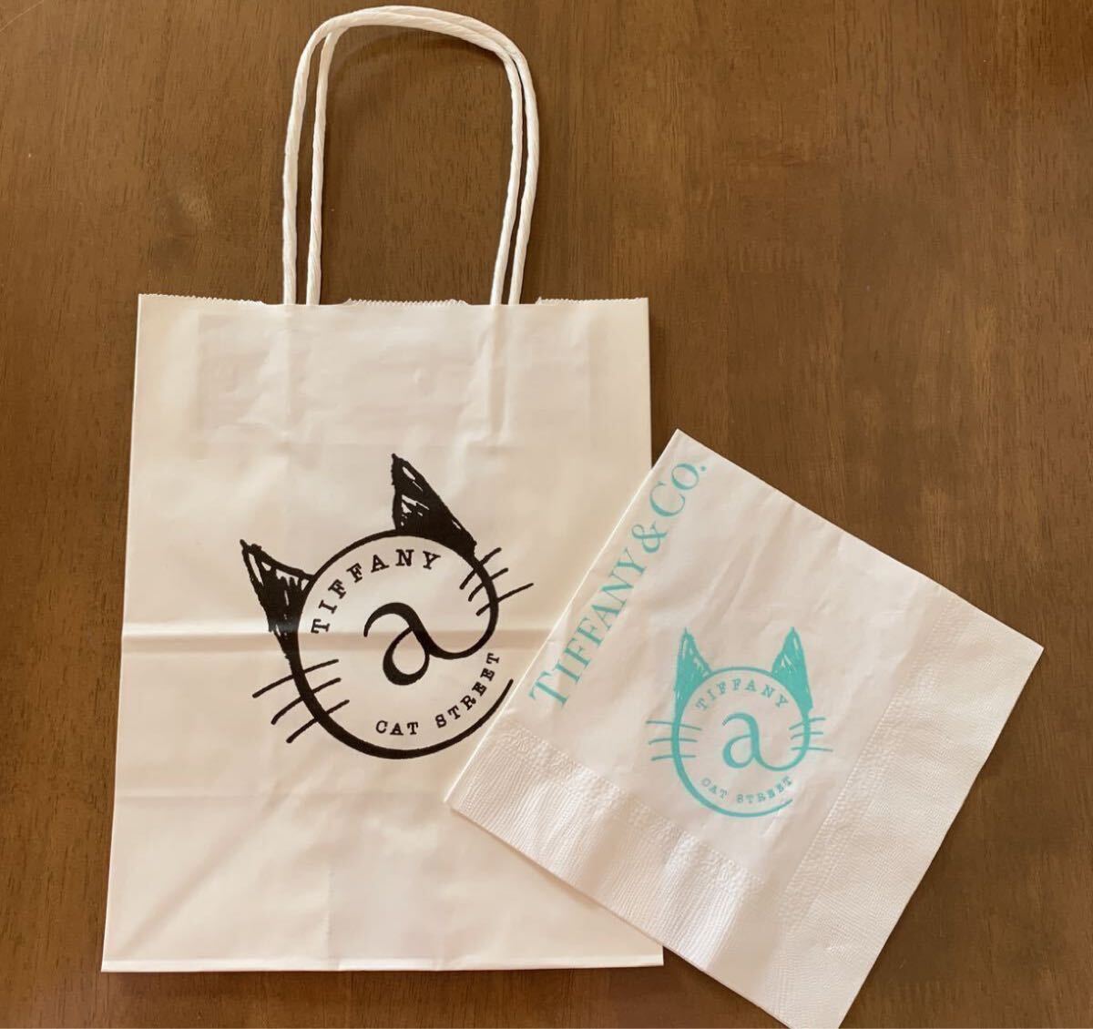 TIFFANY&Co.ティファニーキャットストリートティファニーカフェ 限定 非売品 ショッパー紙袋ペーパーナプキン 新品未使用 オシャレ拍卖