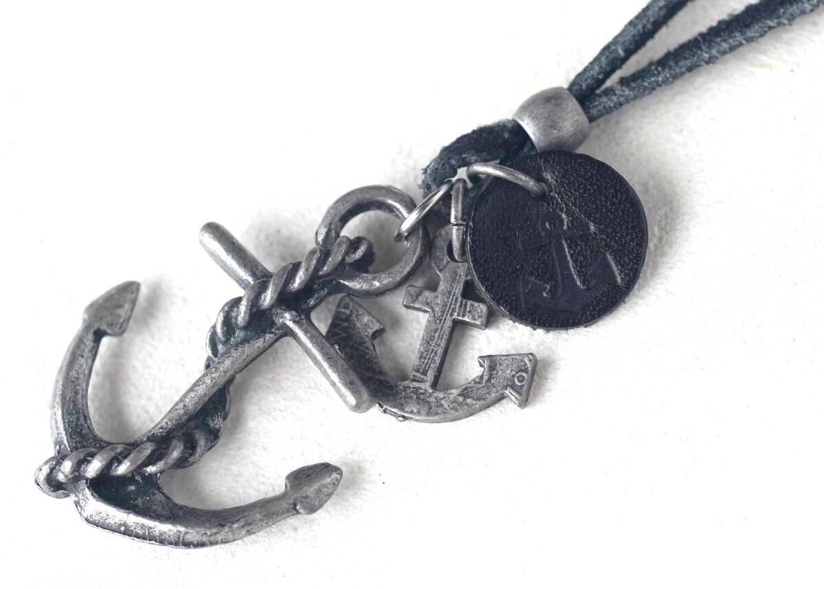 大小の錨が二つついた革紐のネックレス マリン 海 拍卖