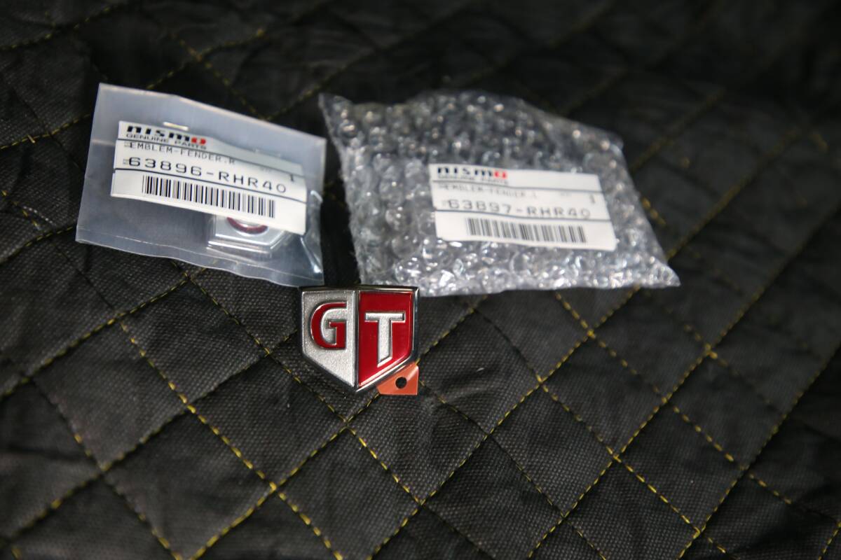 BNR34 スカイラインGT-R フードトップ フェンダーGTエンブレム(2個) 63896-RHR40・63897-RHR40日産純正 新品未使用拍卖