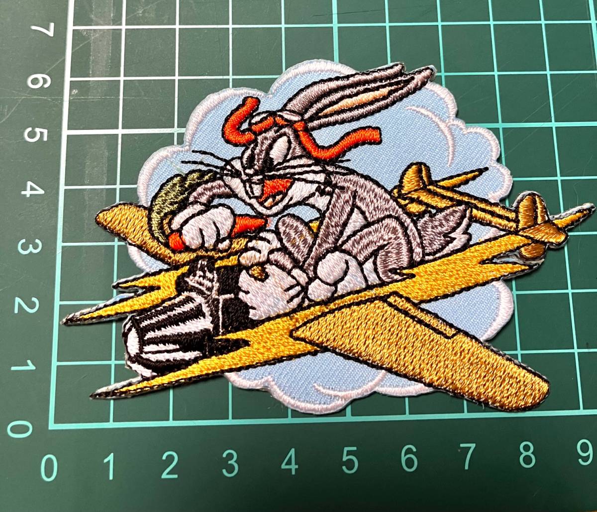 アイロン 接着 刺繍 ワッペン◆バックスバニー 飛行機◆ キャラクター アメトイ アメ雑 雑貨 アメキャラ 入園入学 幼稚園拍卖