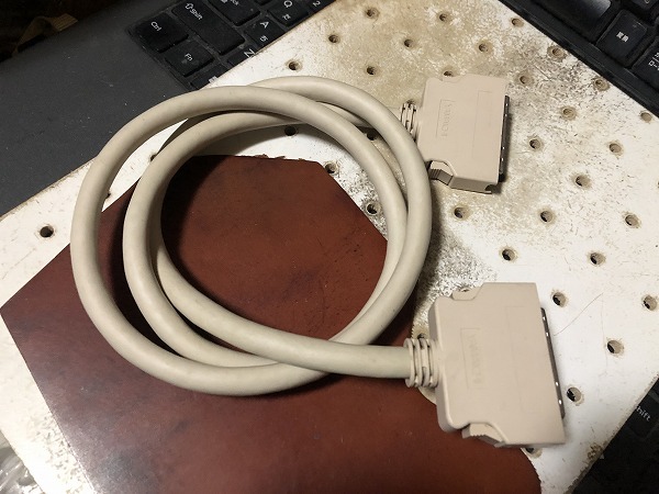 動作確認済 くし型(ハイピッチ)-くし型(ハイピッチ)SCSIケーブル 約94cm PC98やX68000等のレトロPCなどにも(CA250255)拍卖