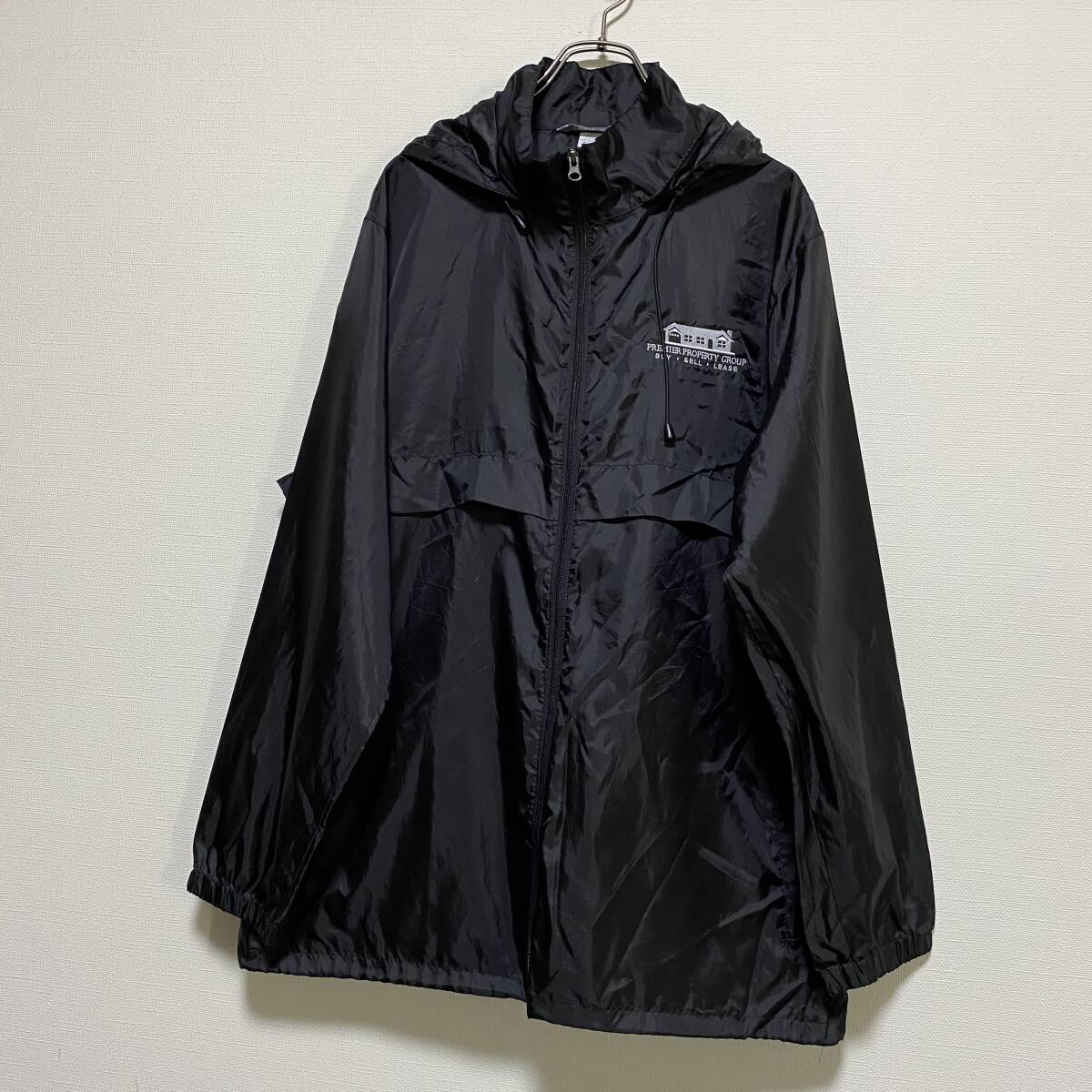 アメリカ古着 企業物 ジャンパー ジップアップ ウインドウブレーカー ブラック XLサイズ 刺繍 【Q387】拍卖